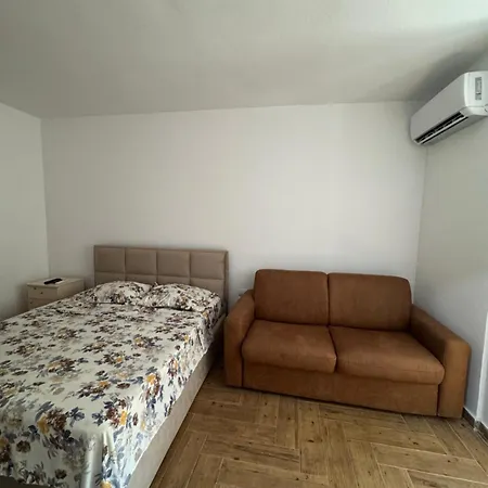 Amar's Place * غوليم