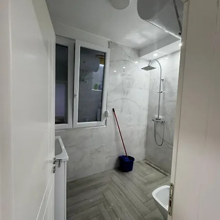 Amar's Place 格勒姆